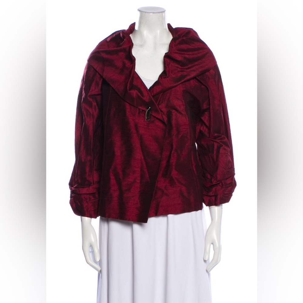 Lee Anderson
Silk Evening Jacket